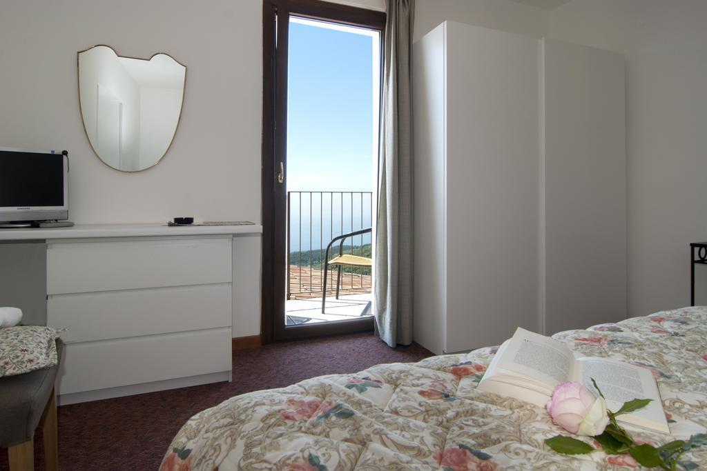 Hotel Mariano Gargnano Kültér fotó