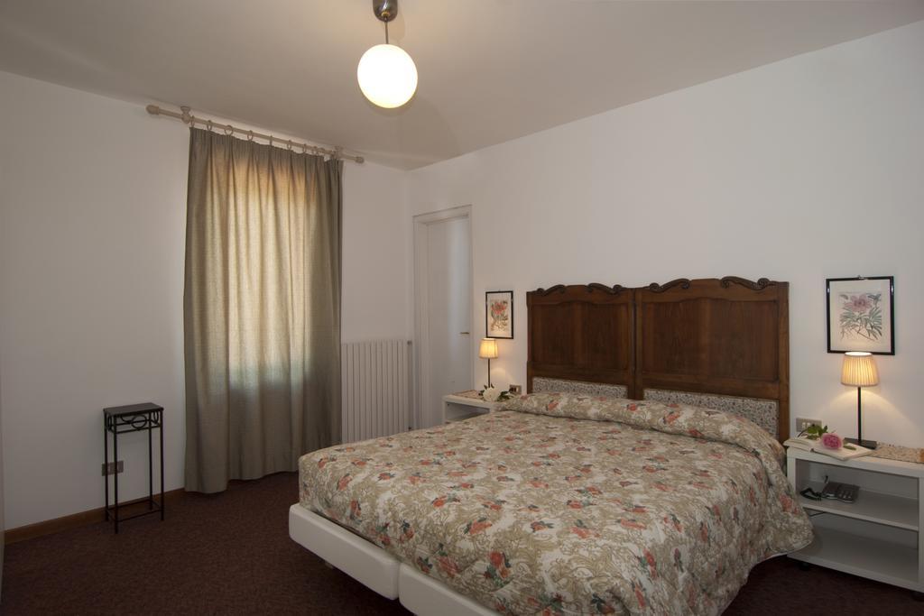 Hotel Mariano Gargnano Szoba fotó